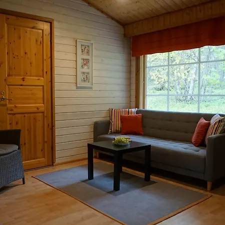 펜션 Sallatunturin Tuvat *